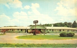 1950s Chrome Postcard: Chesterfield Motel, Durham, North Carolina