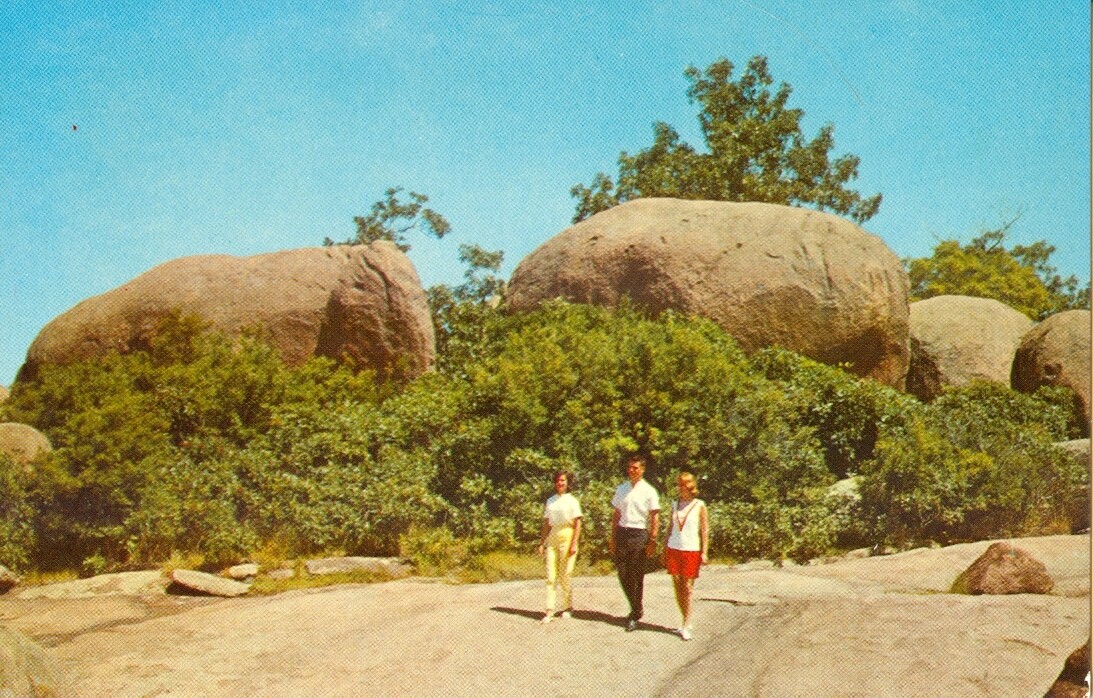 Chrome Postcard: MA-1 Elephant Rocks, Graniteville, Iron County, Missouri, 1960