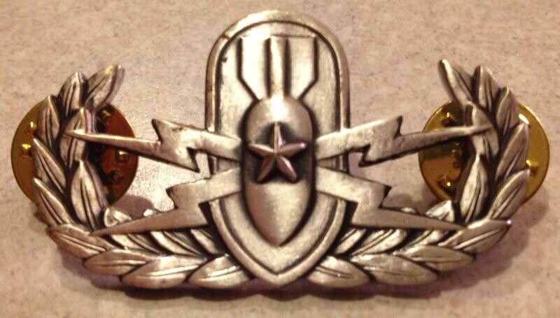 United States Army Senior Explosive Ordance Disposal Badge, silver oxidized