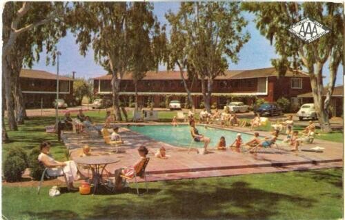 1950s CHROME: Town House Motor Hotel, Fresno California