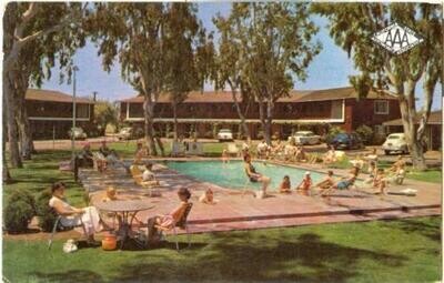 1950s CHROME: Town House Motor Hotel, Fresno California
