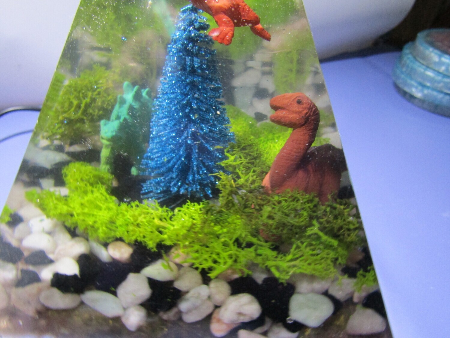Dinosaurs rally around the tree