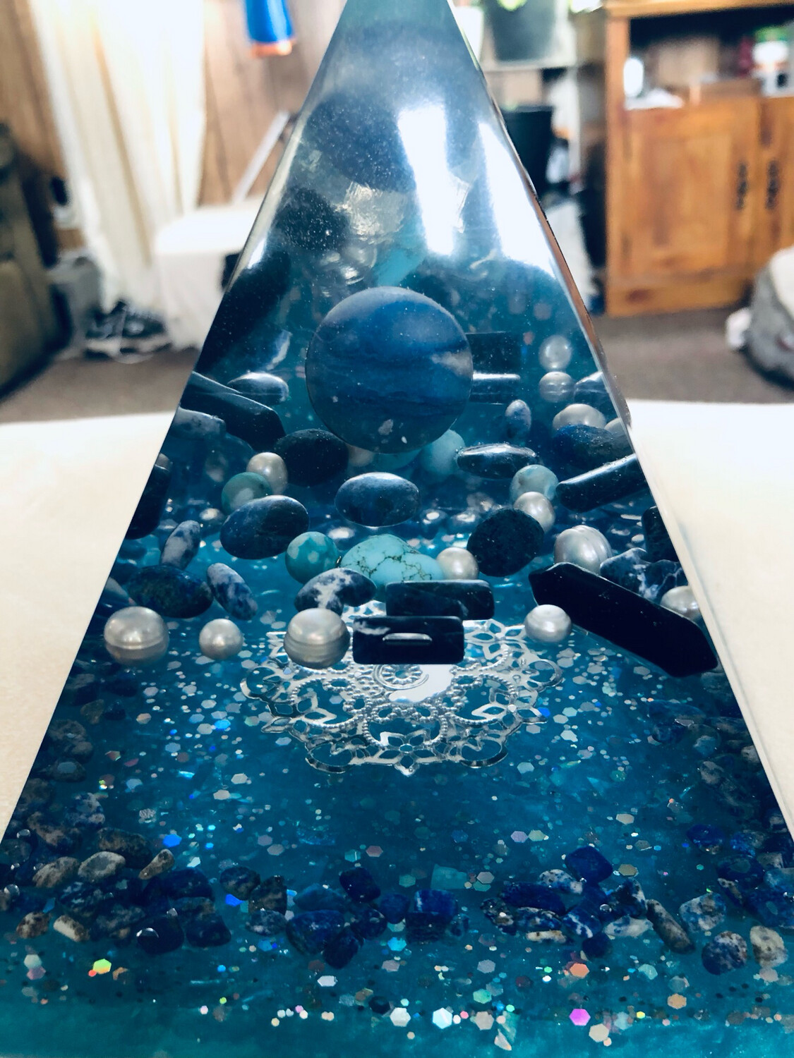 Blue Soldalite And Pearls Pyramid