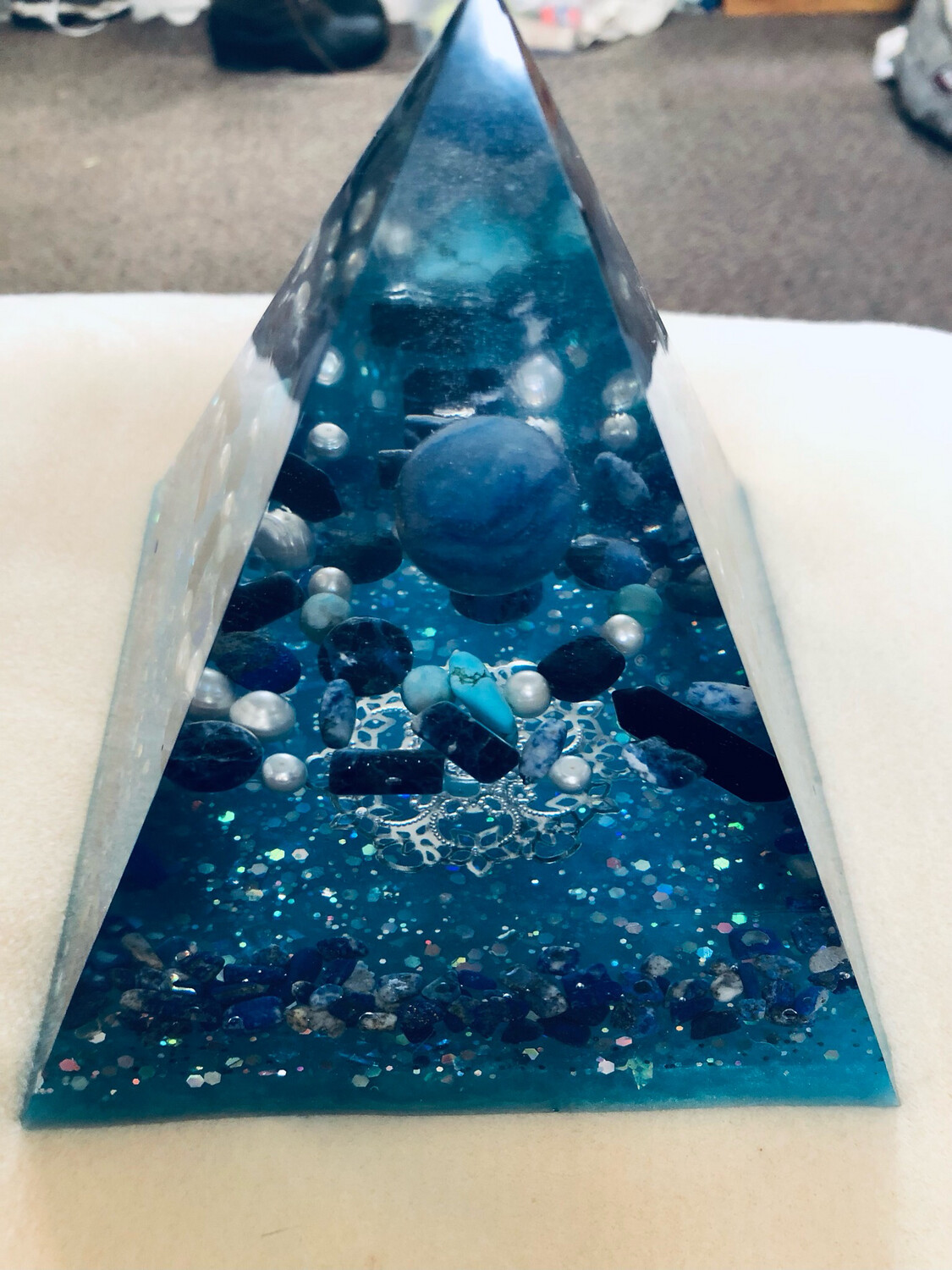 Blue Soldalite And Pearls Pyramid