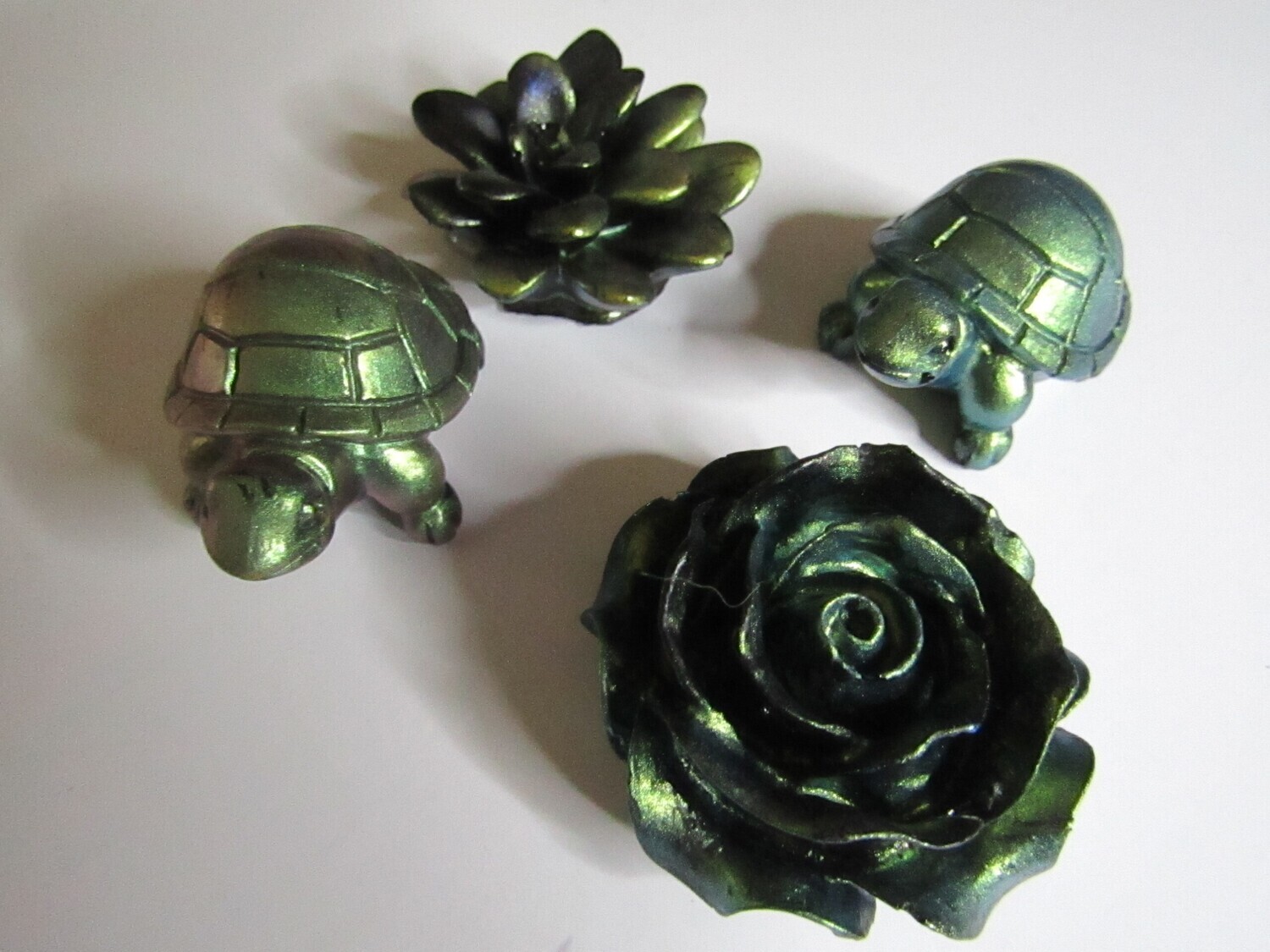 Golden Flake Green Frog and Lizard Resin set