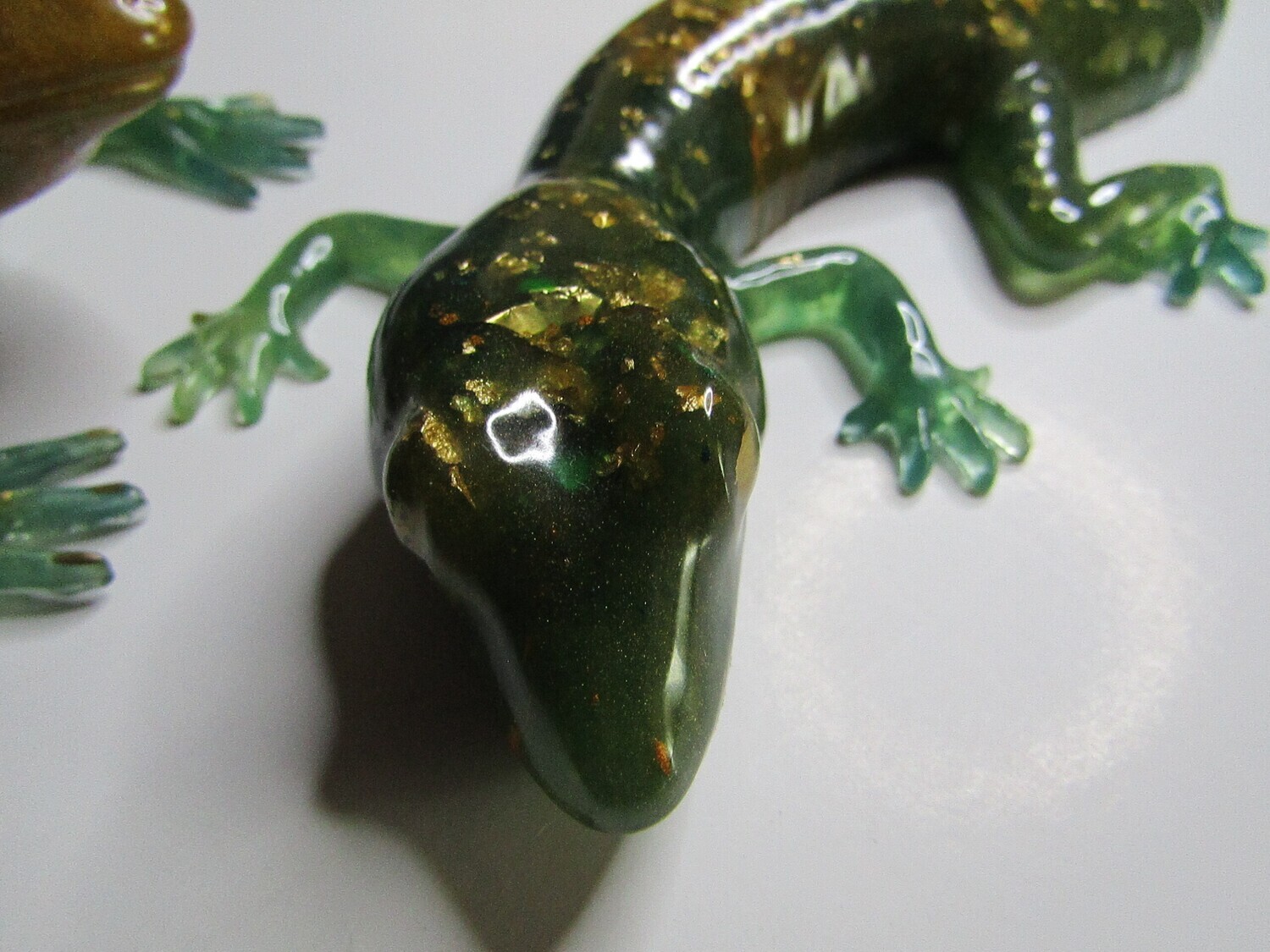 Golden Flake Green Frog and Lizard Resin set