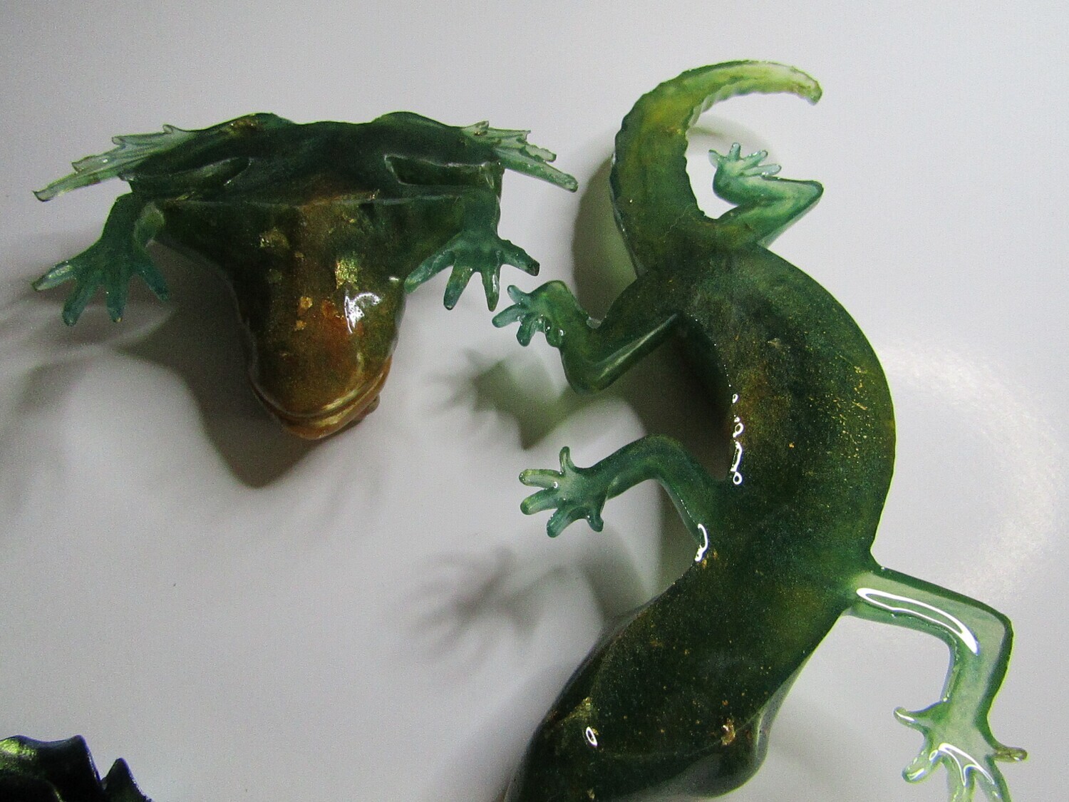 Golden Flake Green Frog and Lizard Resin set