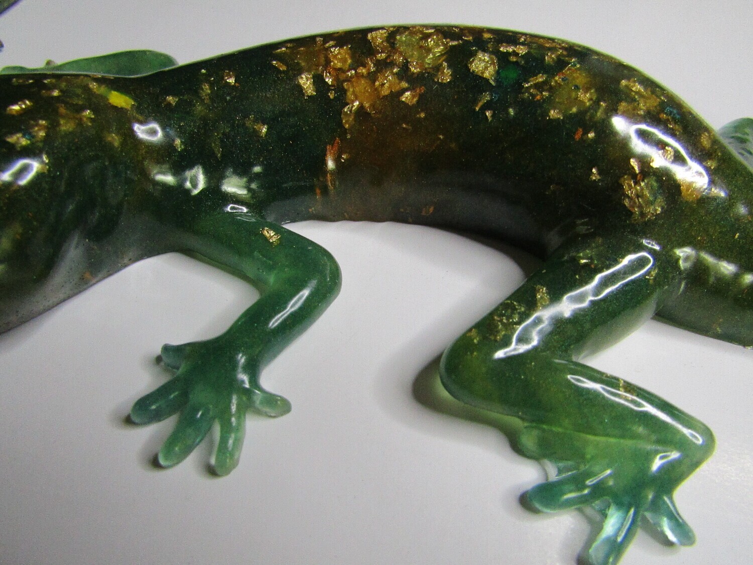 Golden Flake Green Frog and Lizard Resin set