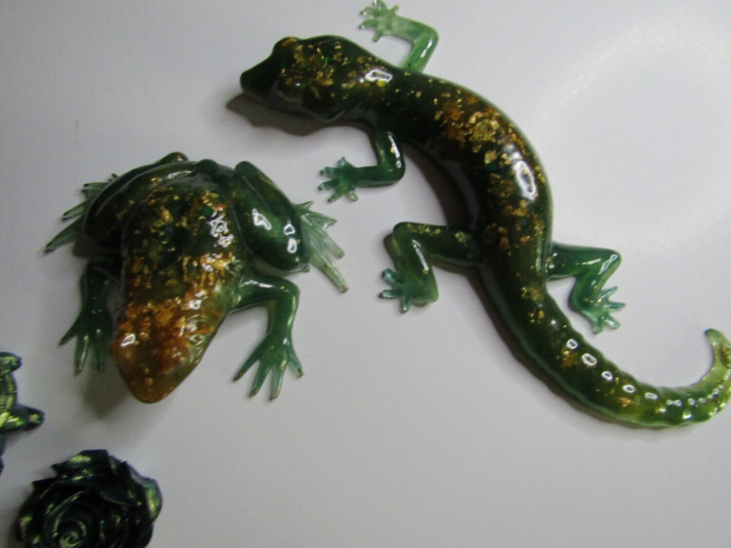 Golden Flake Green Frog and Lizard Resin set