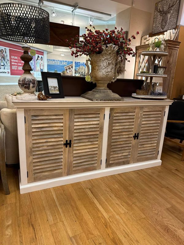 Shutter Console - 4 Door