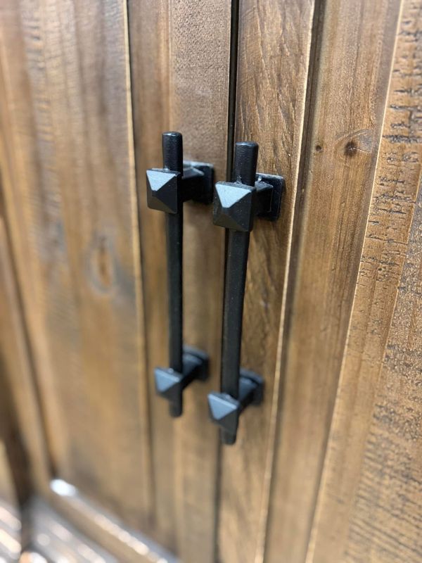 Thomas 6 Door Server