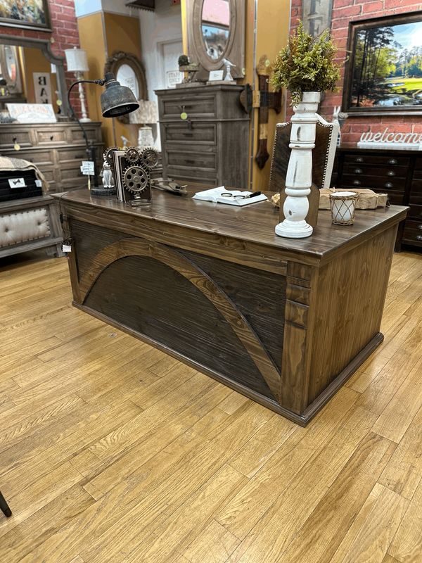 Regal Desk