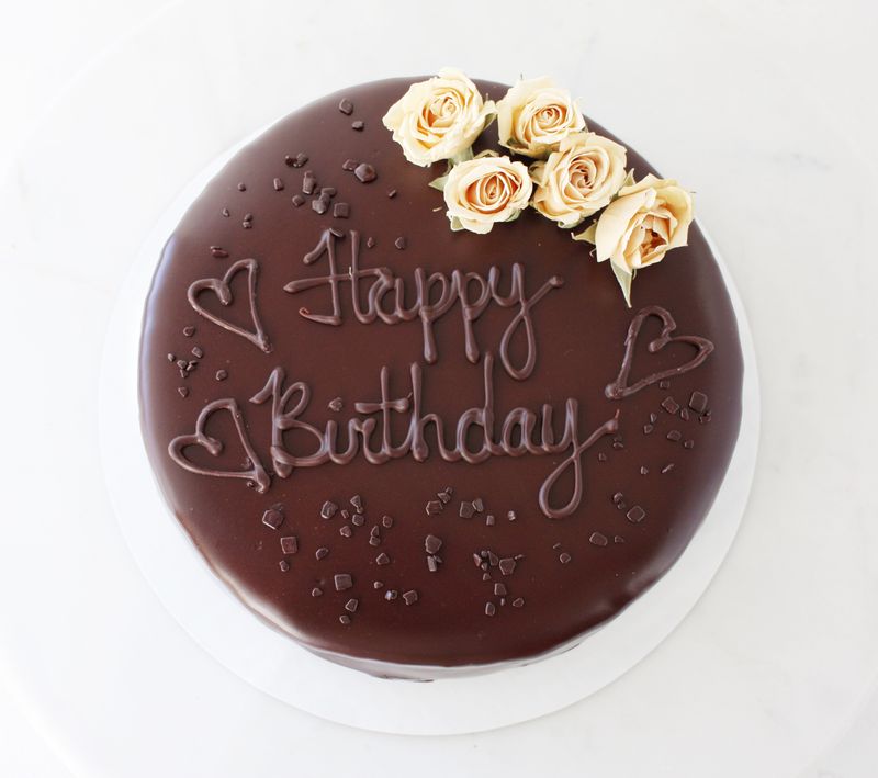 1 layer 7" Round Specialty Cake