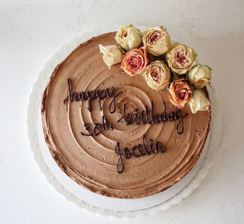 3 layer 9" Round Specialty Cake