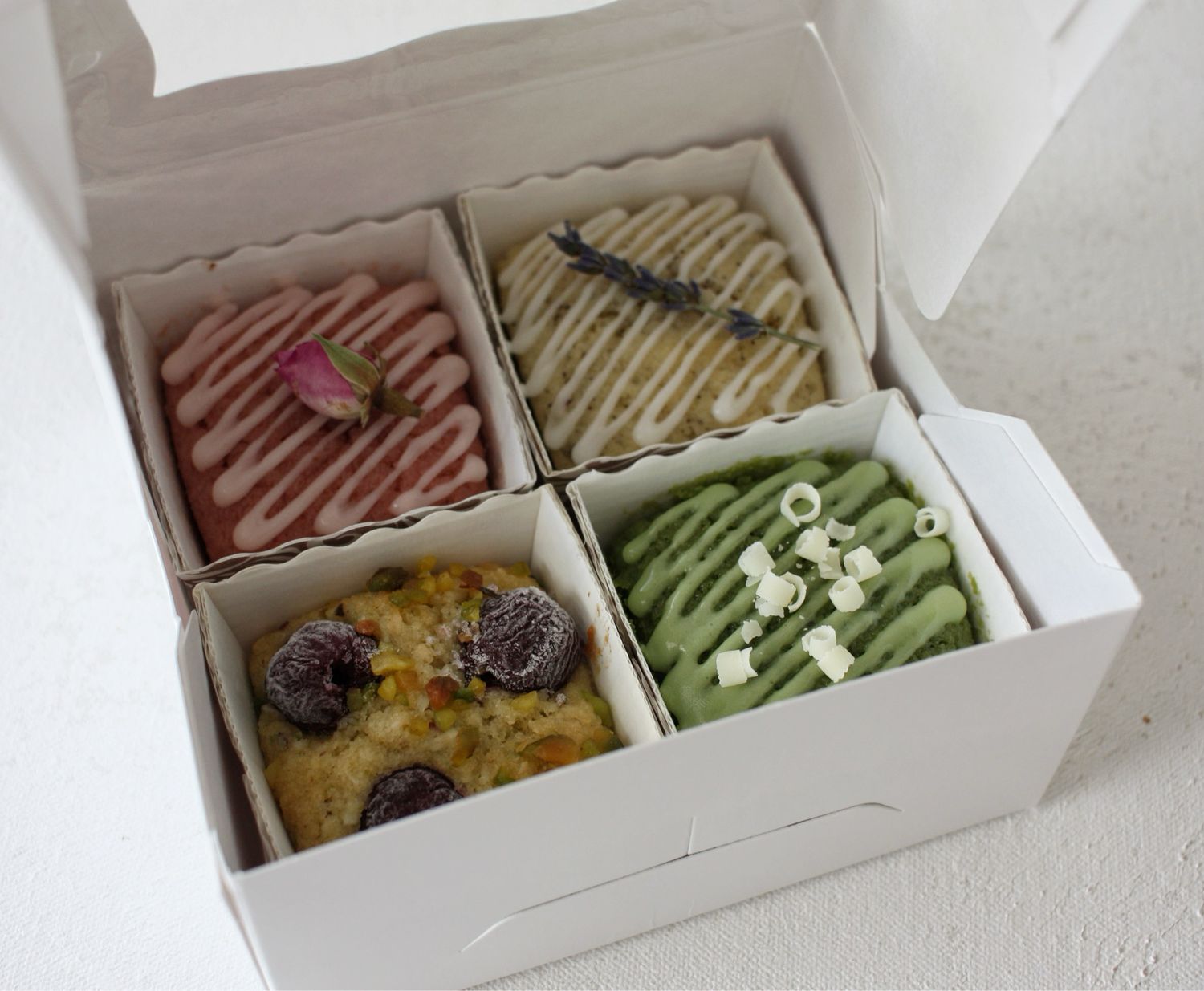 Box of 4 Mini Tea Cakes