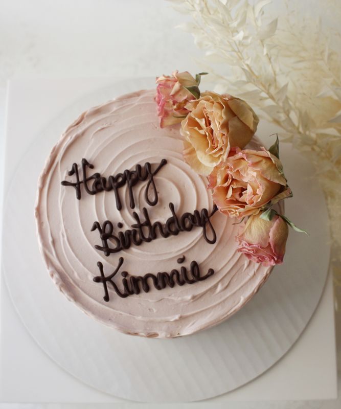 3 layer 6" Round Specialty Cake