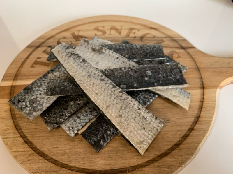 Zalmhuid flatties 75 gr. NIEUW!