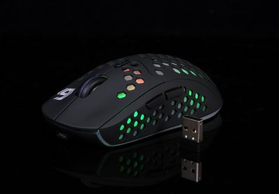 Wireless gaming mouse, 6 buttons, rechargeable Li-battery