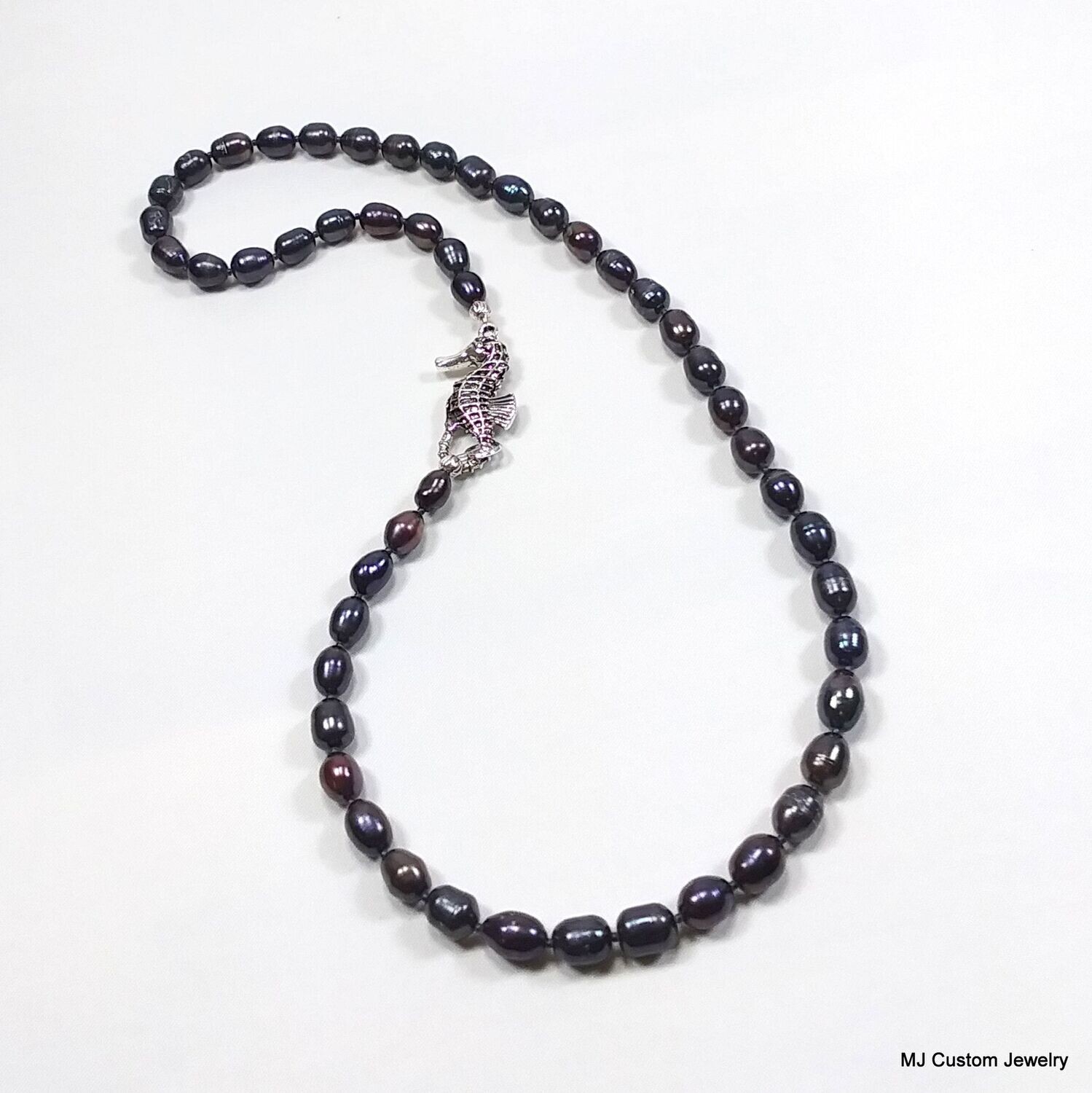 Baroque FW Peacock Pearl & Seahorse Clasp Necklace