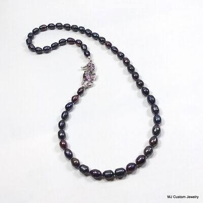 Baroque FW Peacock Pearl & Seahorse Clasp Necklace
