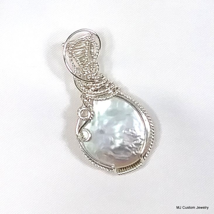 Baroque FW Coin Pearl Wire Wrapped Pendant