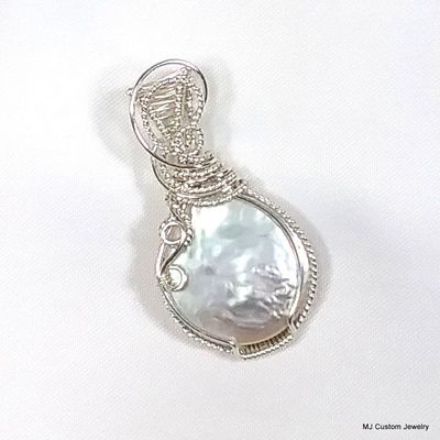 Baroque FW Coin Pearl Wire Wrapped Pendant