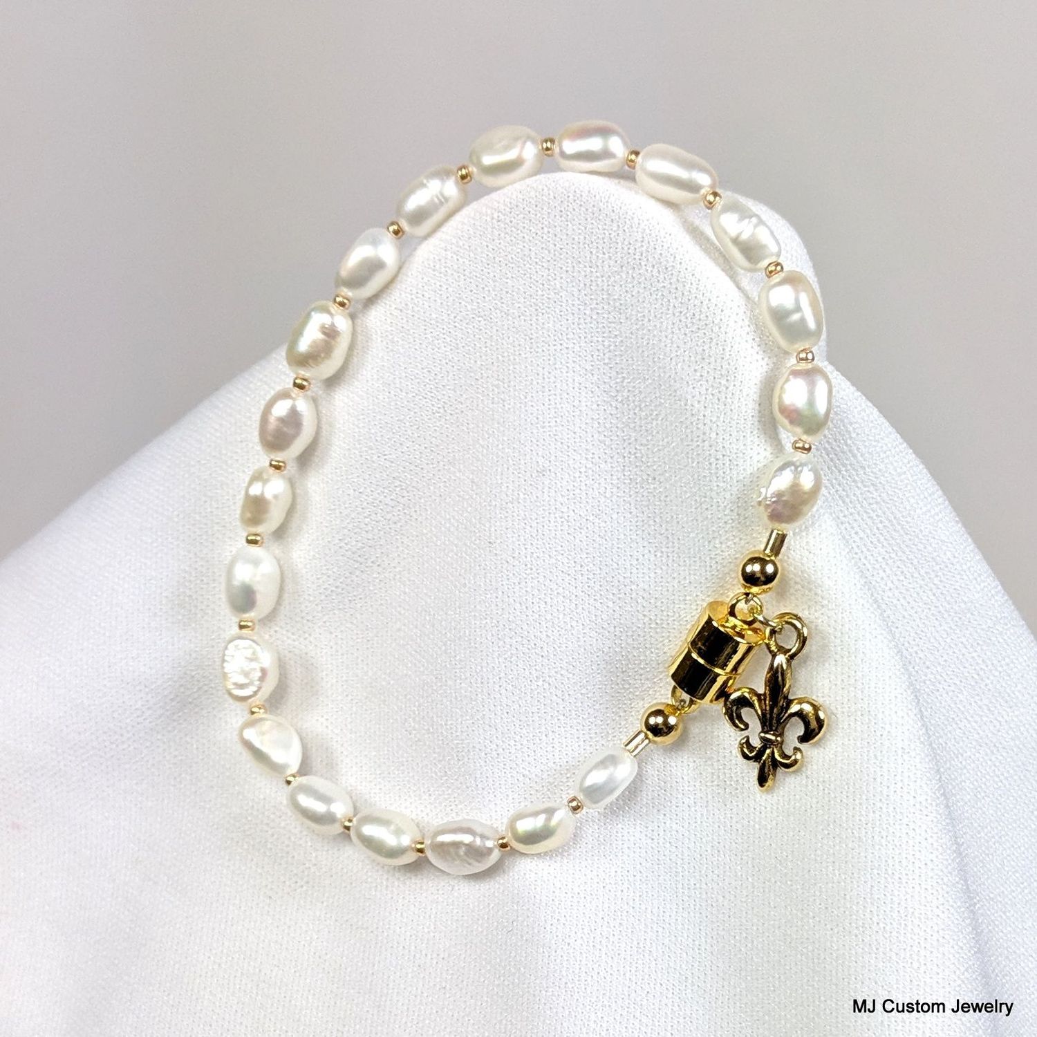 Baroque FW Pearl & Fleur-de-lis Charm Magnetic Clasp Bracelet