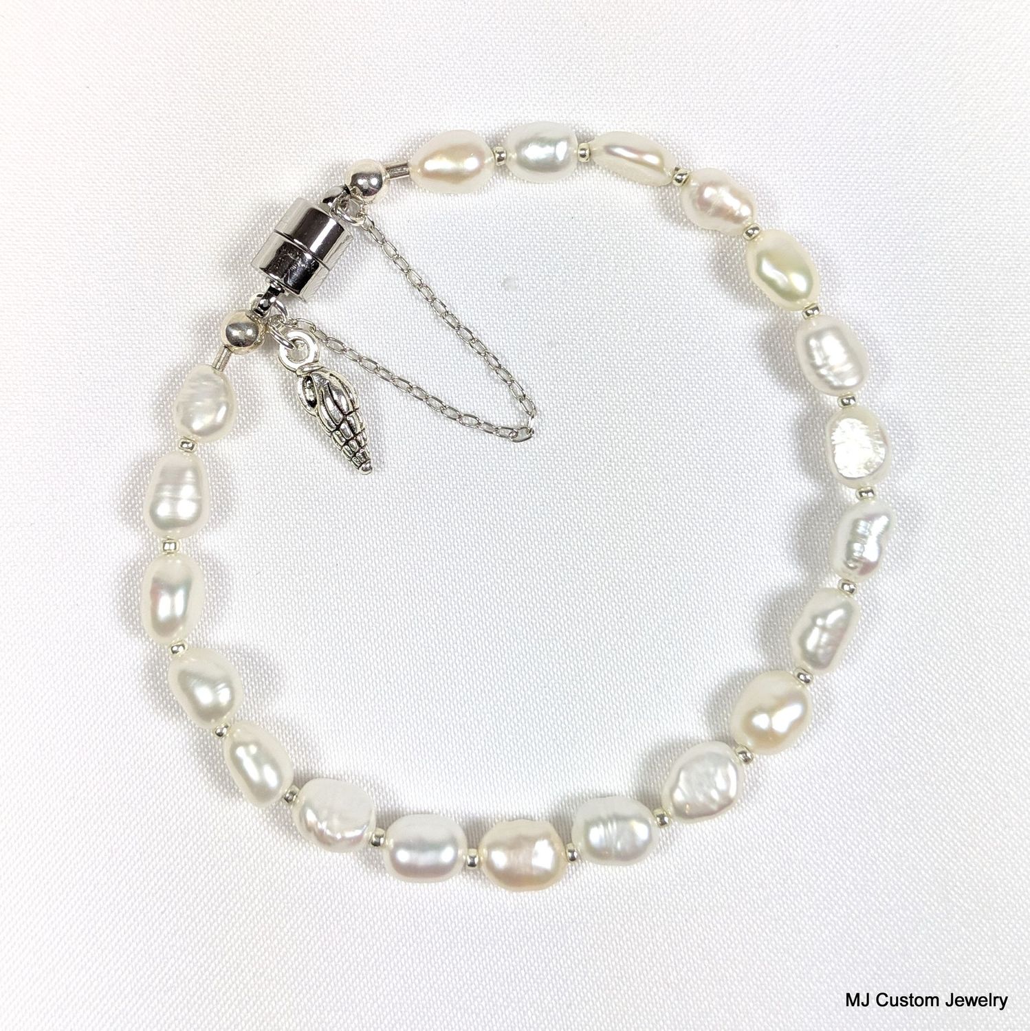 Baroque FW Pearl & Shell Charm Magnetic Clasp Bracelet
