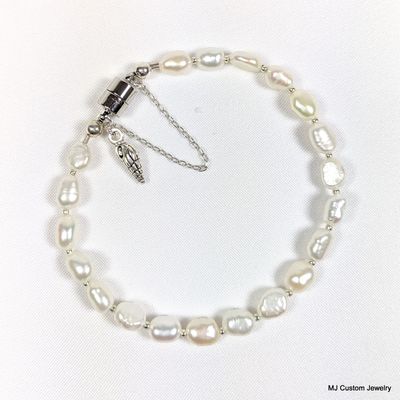 Baroque FW Pearl & Shell Charm Magnetic Clasp Bracelet