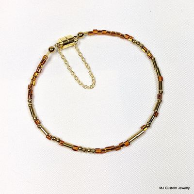 FAITH MANAGES Topaz Triangle Rocailles Morse Code Bracelet FAITH MANAGES Topaz Triangle Rocailles Morse Code Bracelet