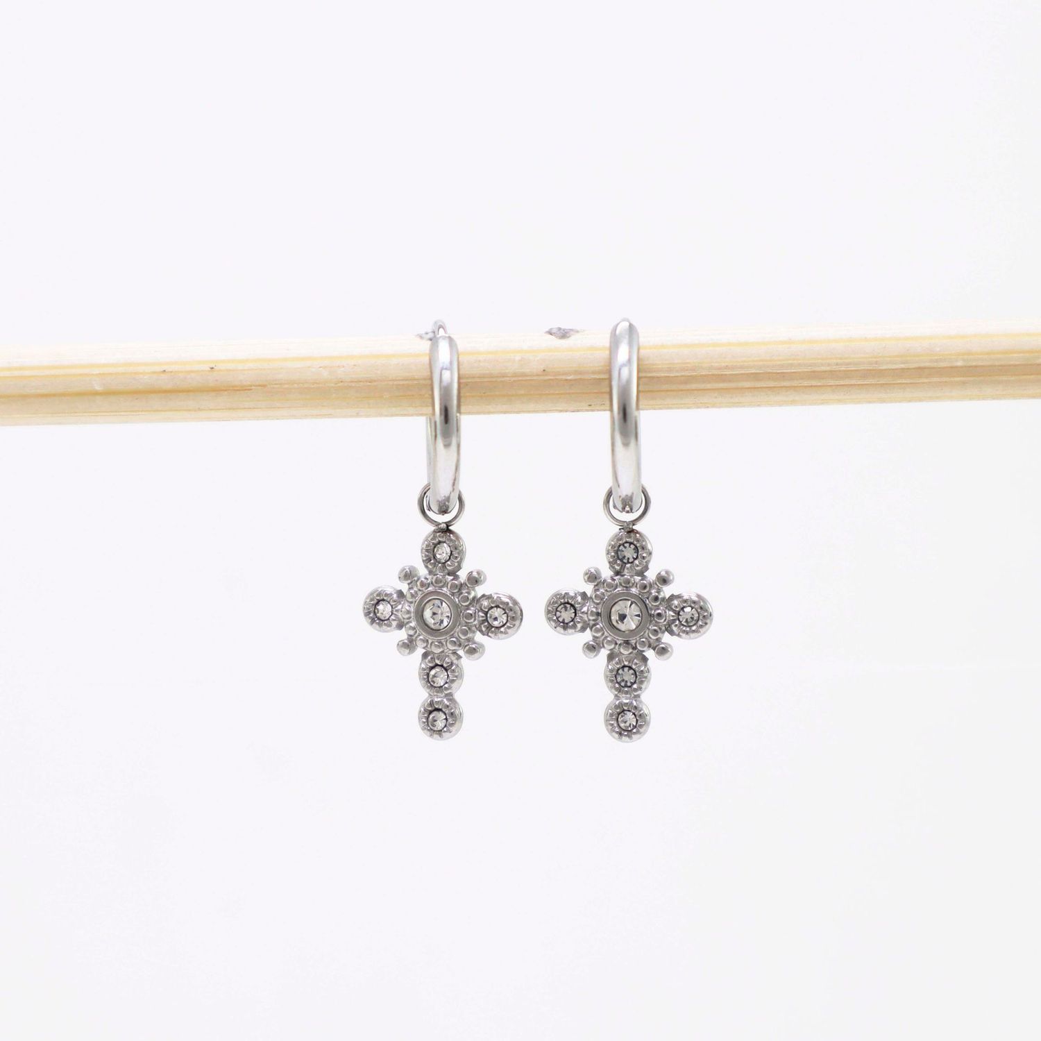 PENDIENTES CRUZ CIRCONITAS PLATEADO