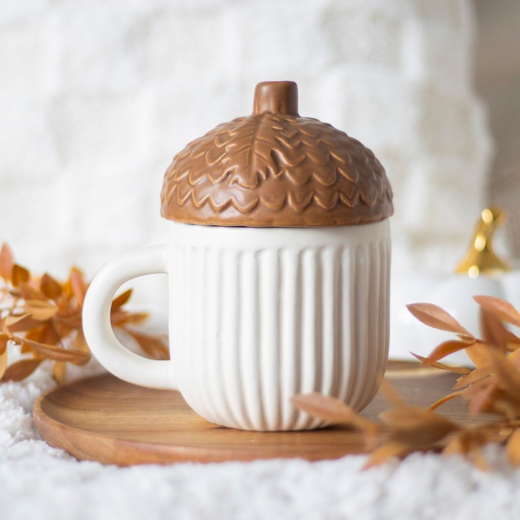 TAZA CON FORMA DE BELLOTA CON TAPA