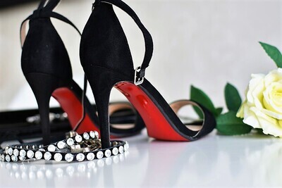 SHOES &amp; ACCESSORIES