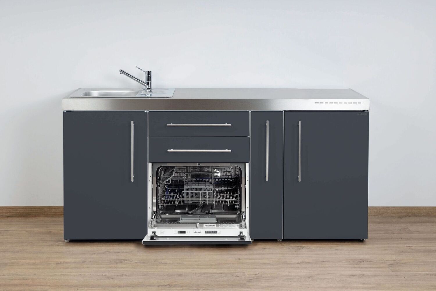 CR18DW – 1.8M MINI KITCHEN WITH DISHWASHER
