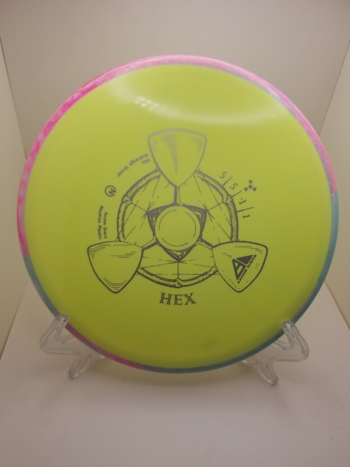 Axiom Discs Hex Neutron Yellow Plate Pink/blue swirl Rim 171g