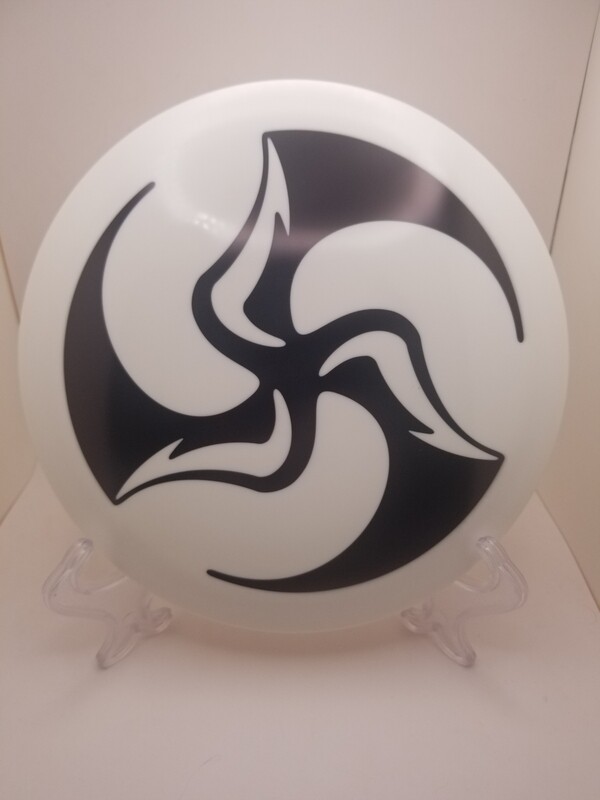 Dynamic Discs Fuzion Captain Huk Lab TriFly DyeMax 173g.