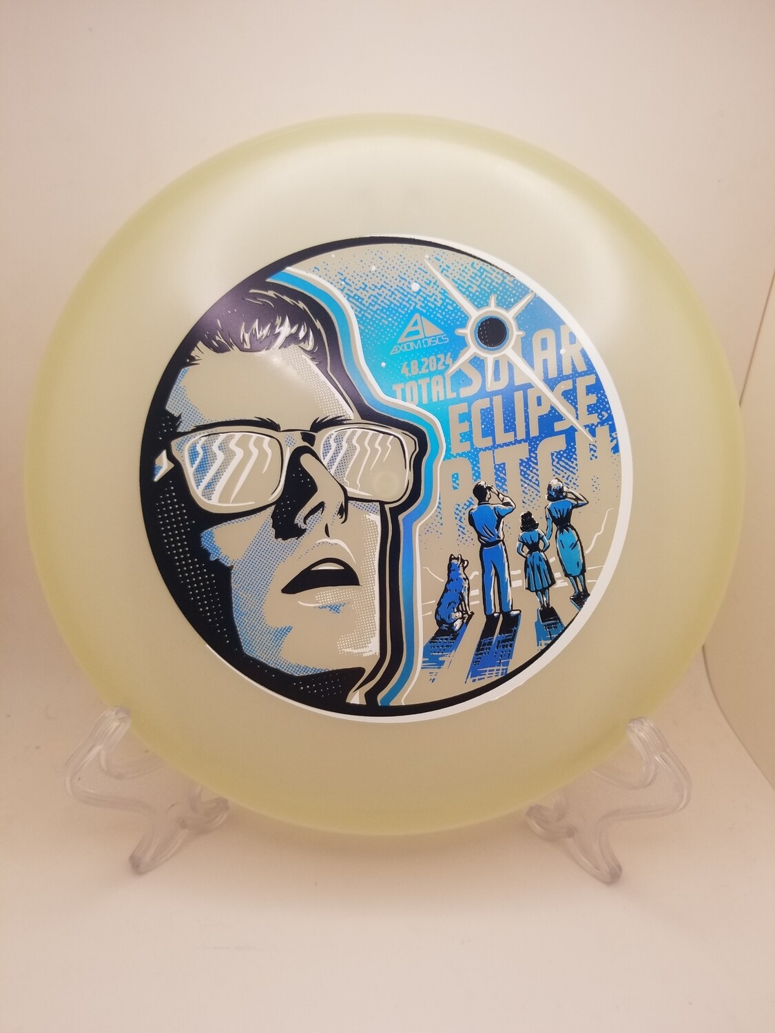 Axiom Discs Total Eclipse Pitch Green Plate/ Blue Rim 156g