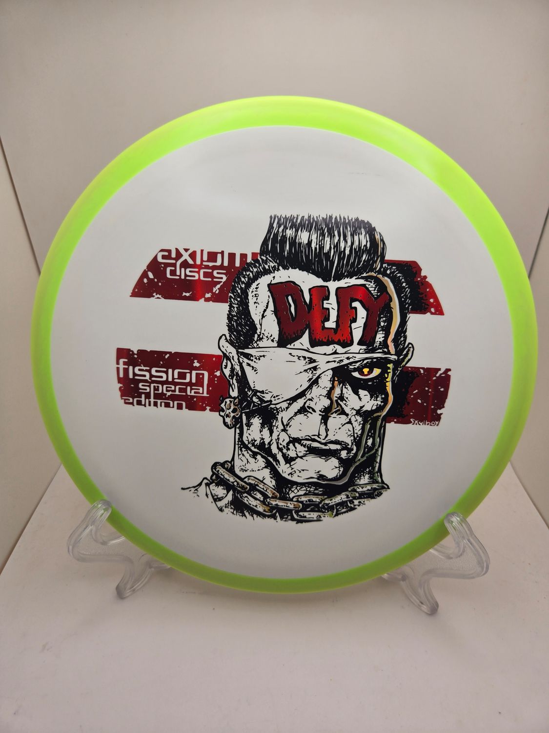 Axiom Discs Special Edition Defy Fission White with Green Rim 152g