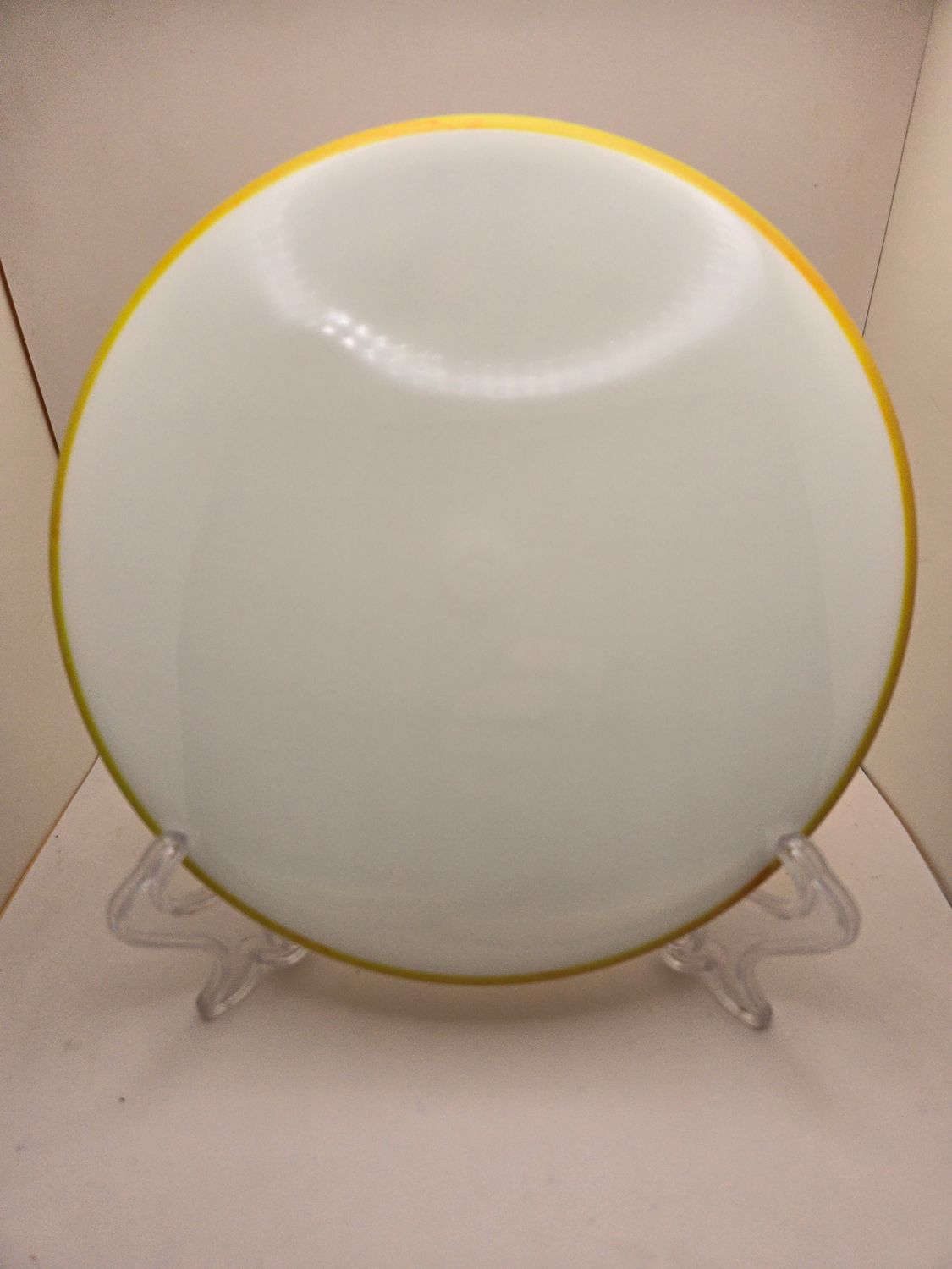 Dyers&#39; Delight Axiom Discs Proxy Neutron Soft White Blank with Swirly Yellow Orange Rim 174g