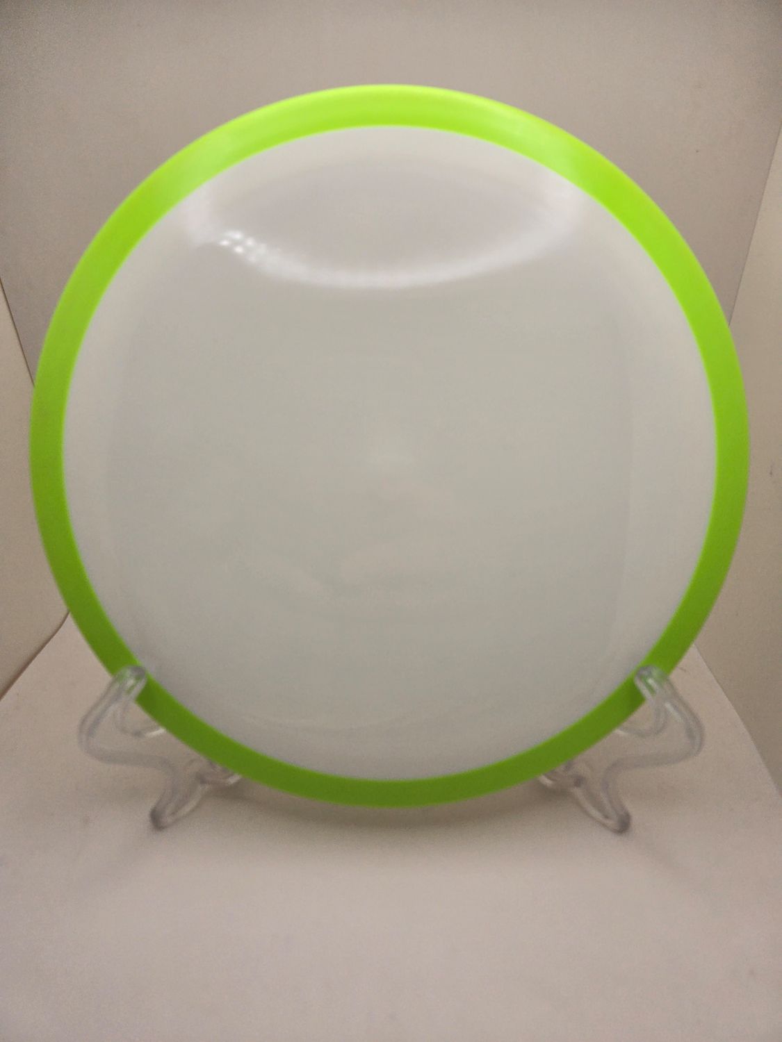 Dyers&#39; Delight Axiom Discs Blank White Defy Neutron with Dayglow Green Rim 171g