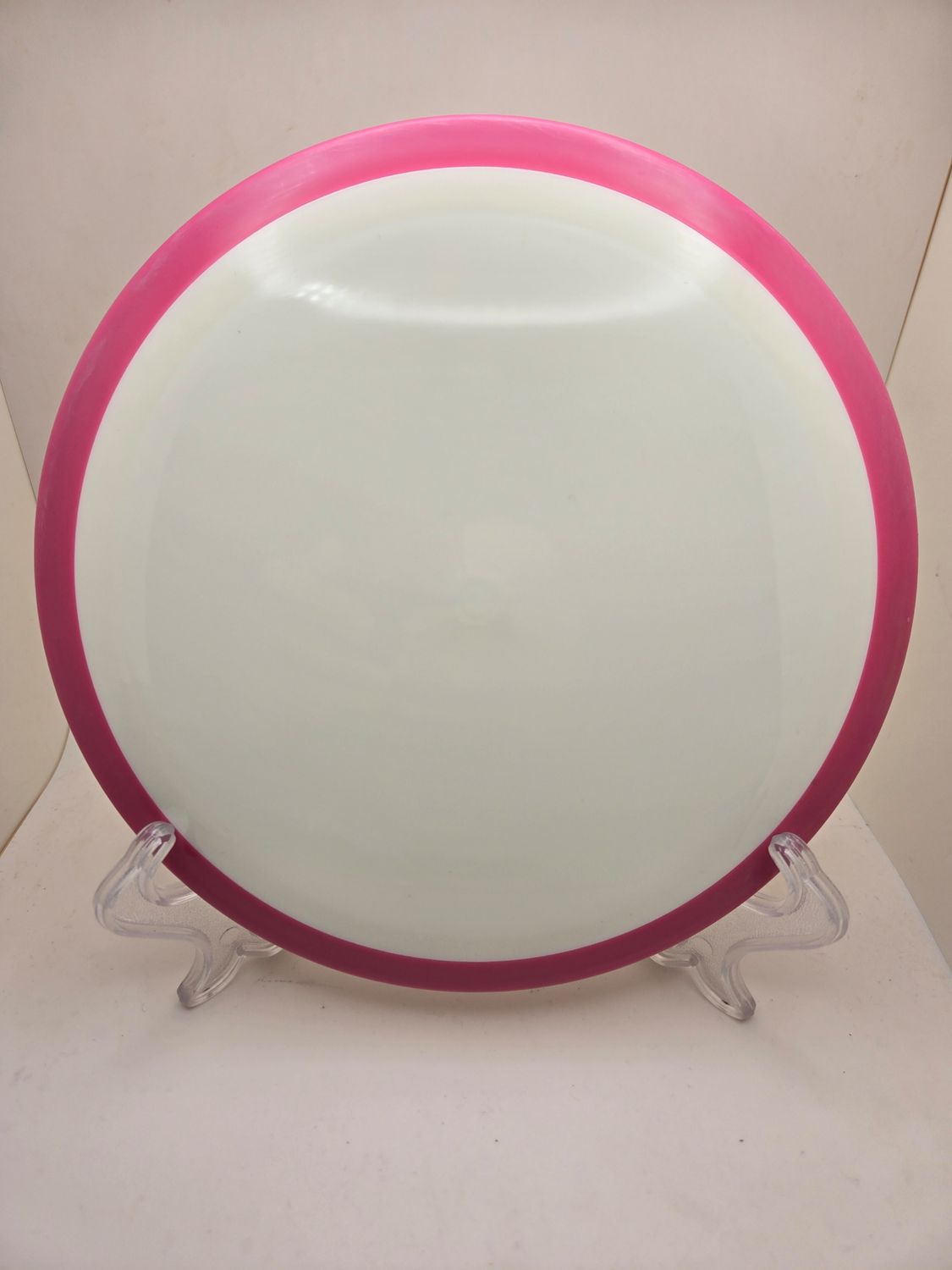 Dyers&#39; Delight Axiom Discs Blank White Defy Neutron with Pink Rim 175g