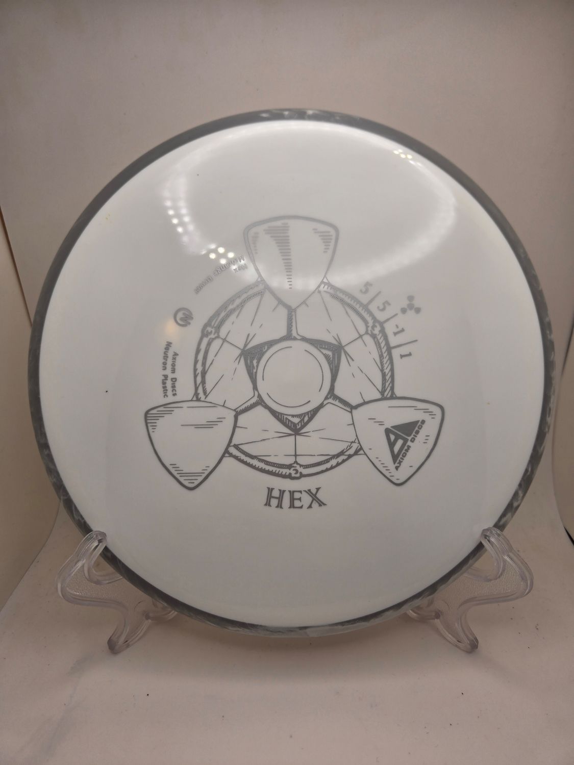 Axiom Discs Hex Neutron White with Light Grey Swirly Rim 175g