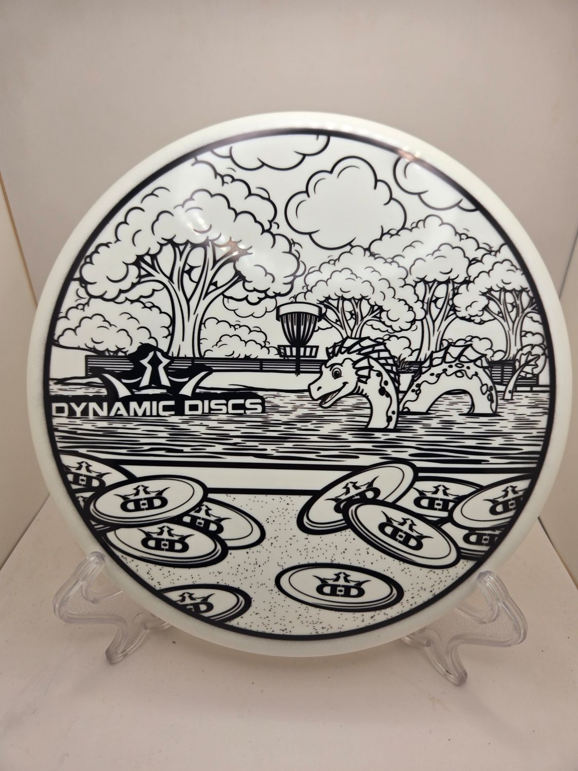 Dynamic Discs Coloring Book Series DyeMax- Island Hole White Judge 176g