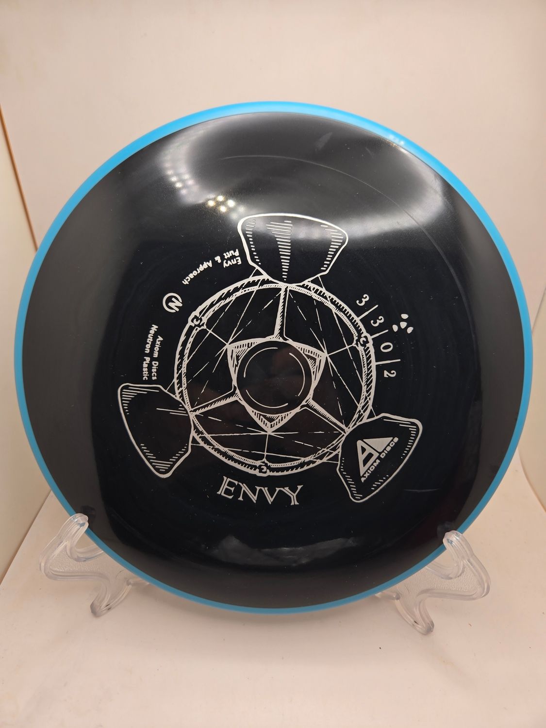 Axiom Discs Envy Neutron Black with Teal Rim 173g.