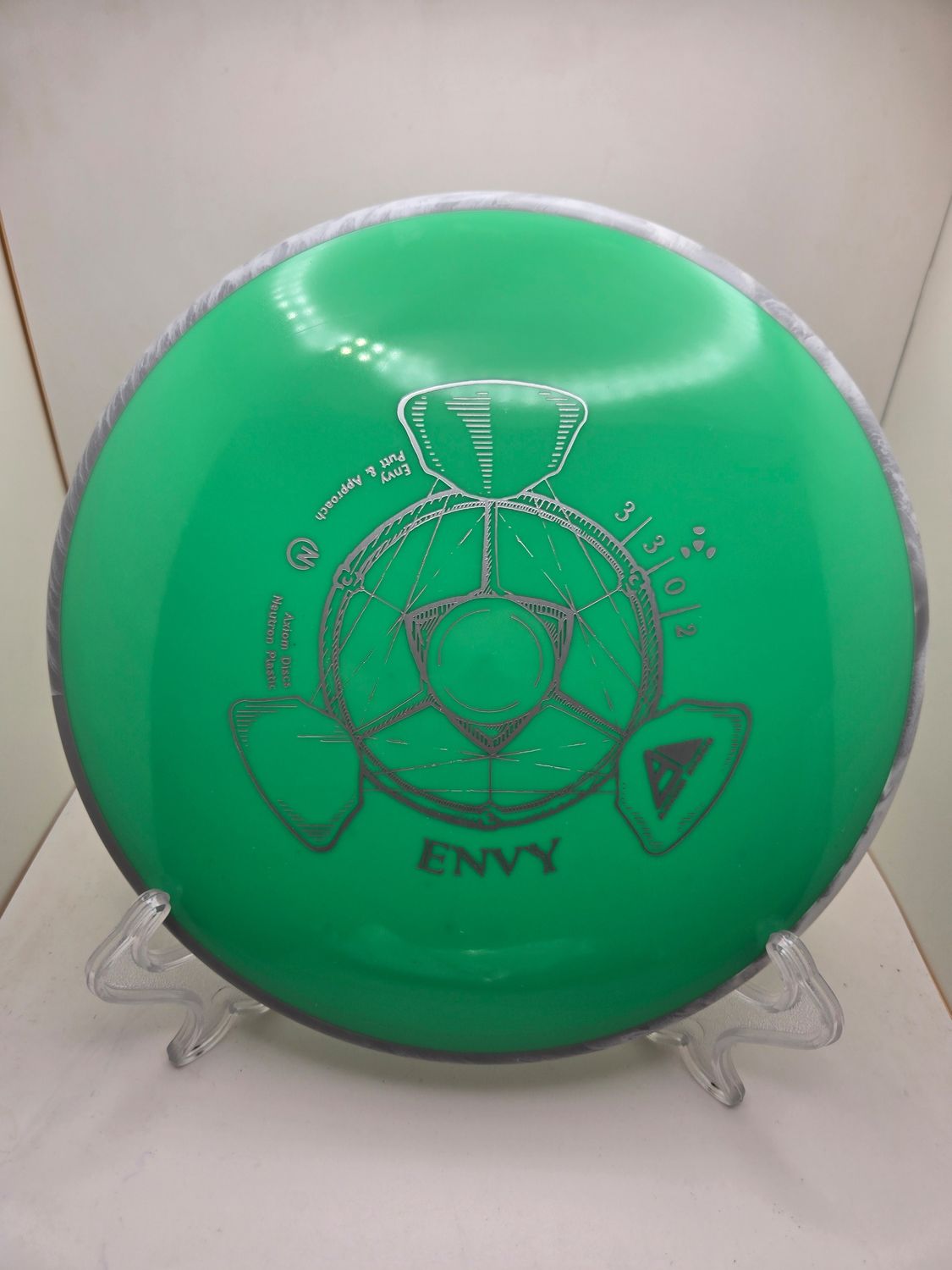 Axiom Discs Envy Neutron Green with Swirly Grey Rim 173g.