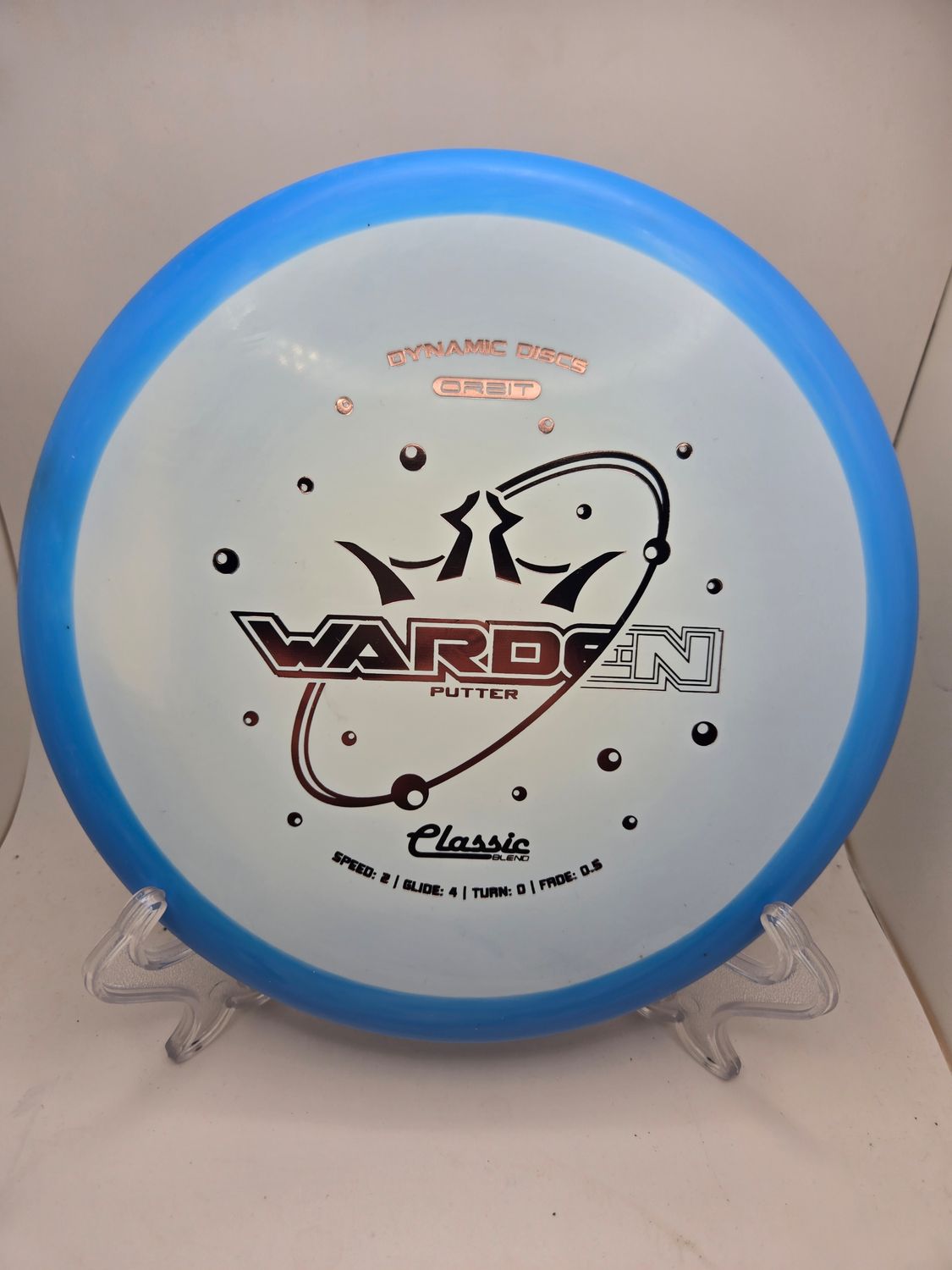 Dynamic Discs Classic Blend Warden White with Blue Rim 173g