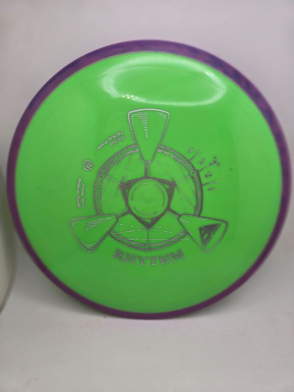 Axiom Discs Rhythm Green with Purple Swirly Rim Neutron 173g