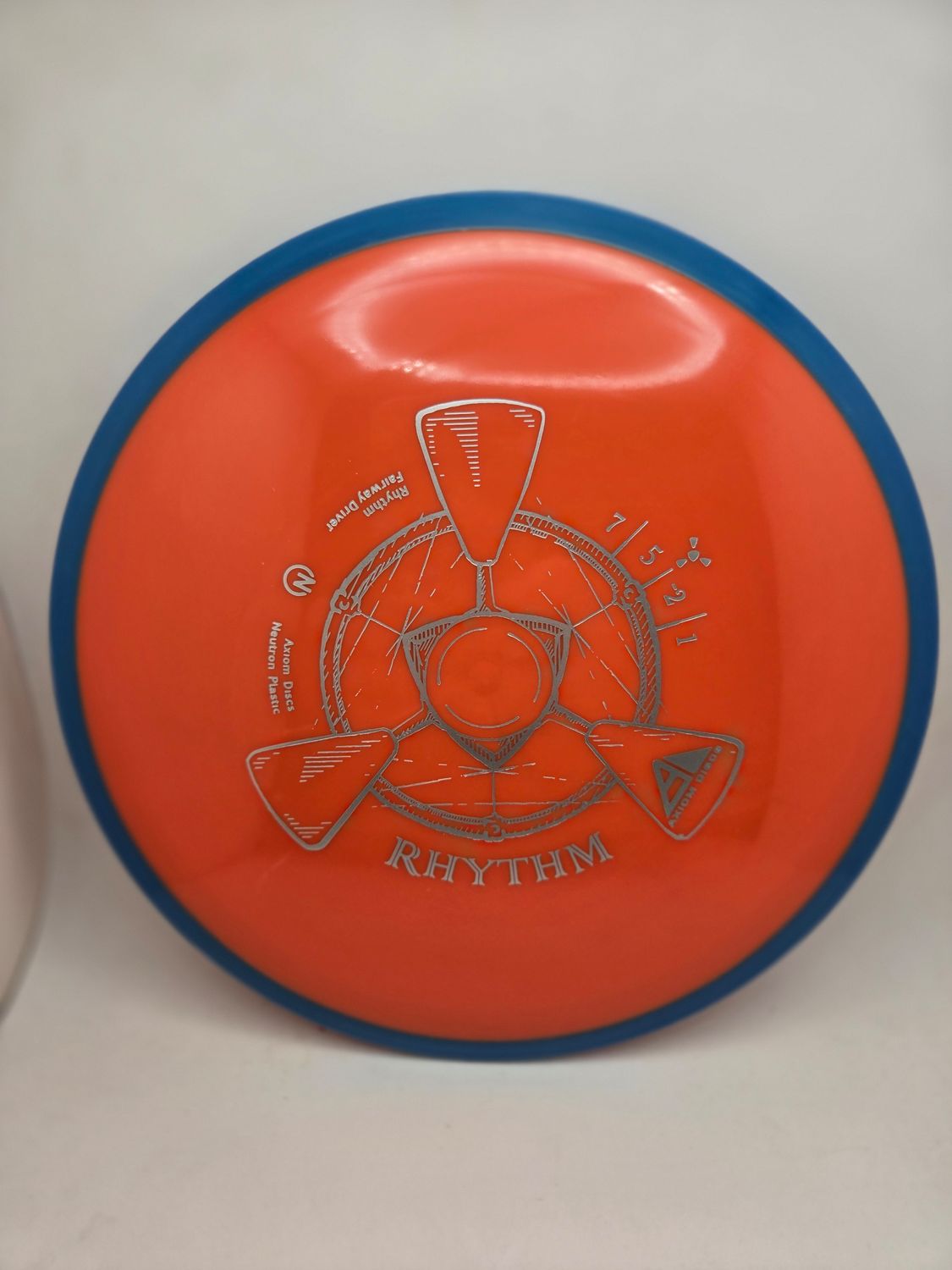 Axiom Discs Rhythm Orange with Blue Rim Neutron 167g