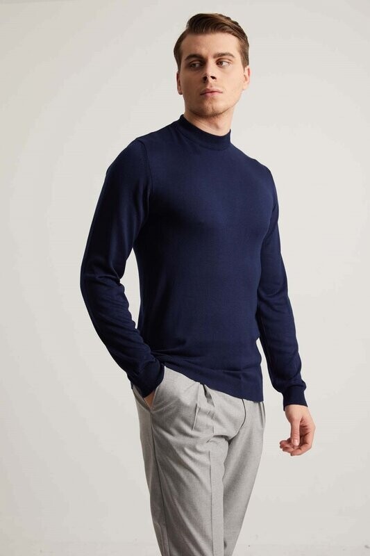 Quarter Crew-Neck Premium Knitwear