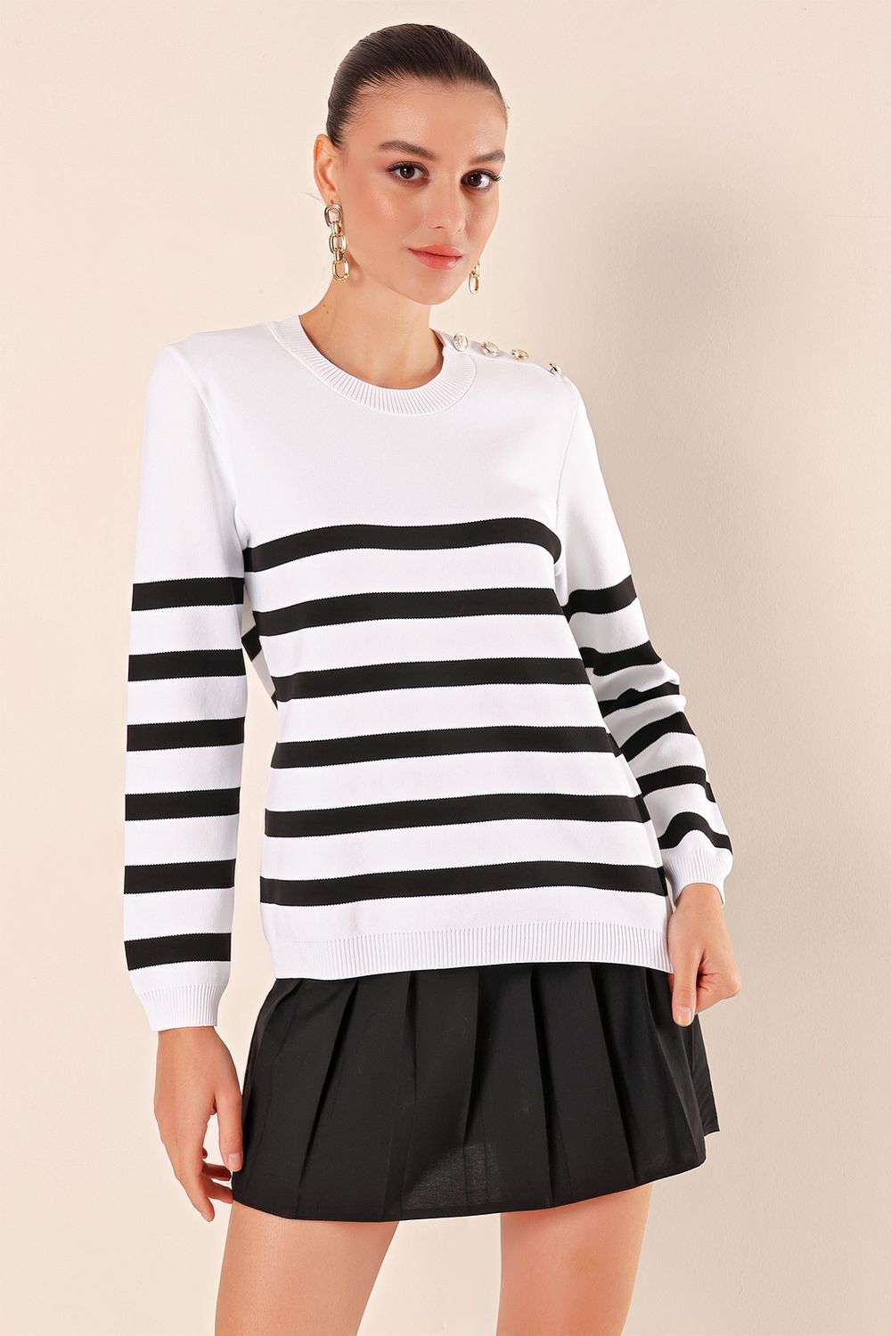 Gestreifter Pullover für Damen Mit Knopfdetail – Schwarz